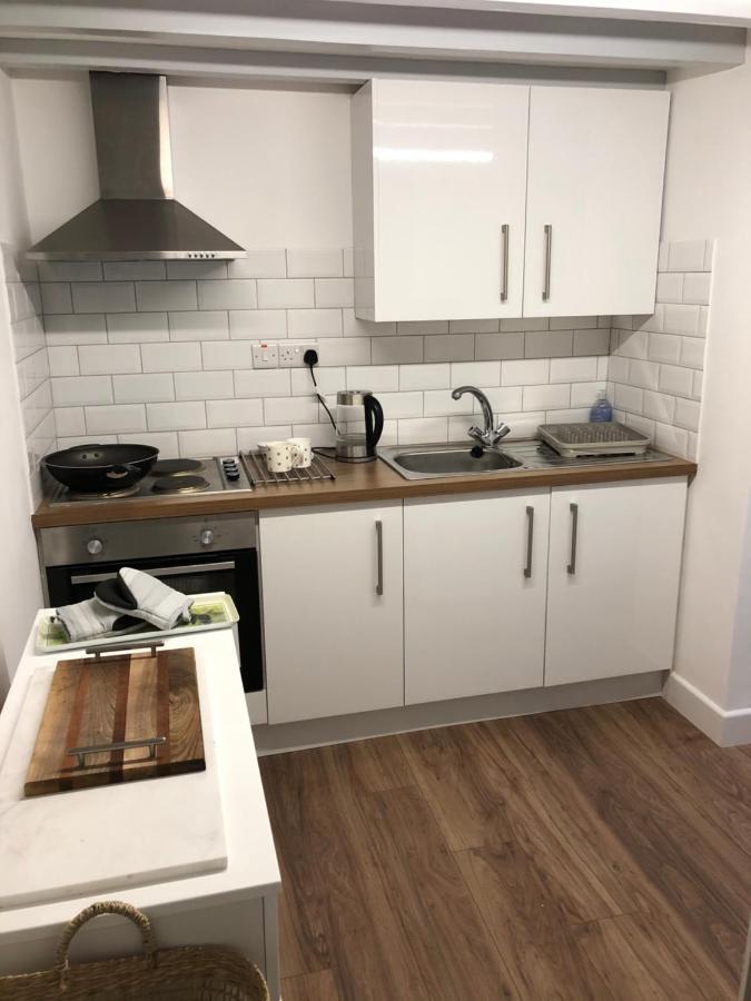 Seren Cottage Клангефни Екстериор снимка