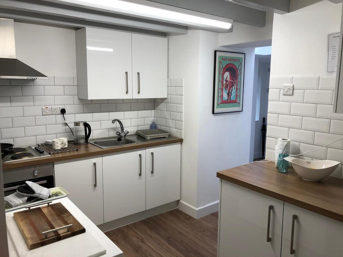 Seren Cottage Клангефни Екстериор снимка